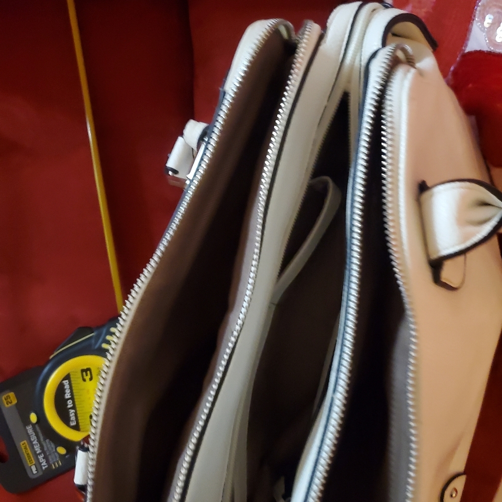 Purse - Picture 4 of 12